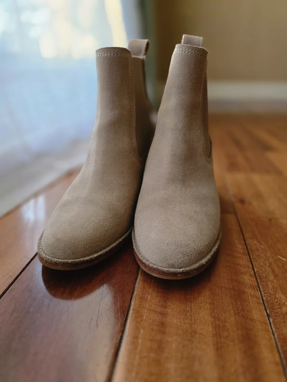 UGG Faye Suede Chelsea Chunky Heeled Booties - Tan - Women's Size 7 Stunning - Picture 4 of 8